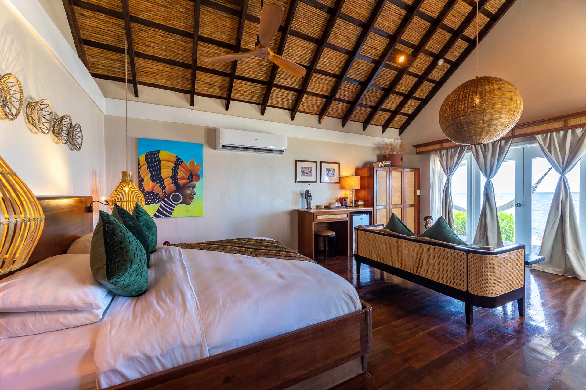 Almond-Beach-Beachfront-Cottage-01