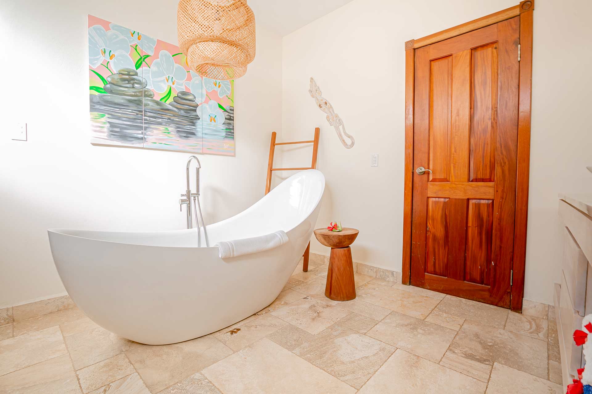 Almond-Beach-Beachfront-Spa-Rooms-02