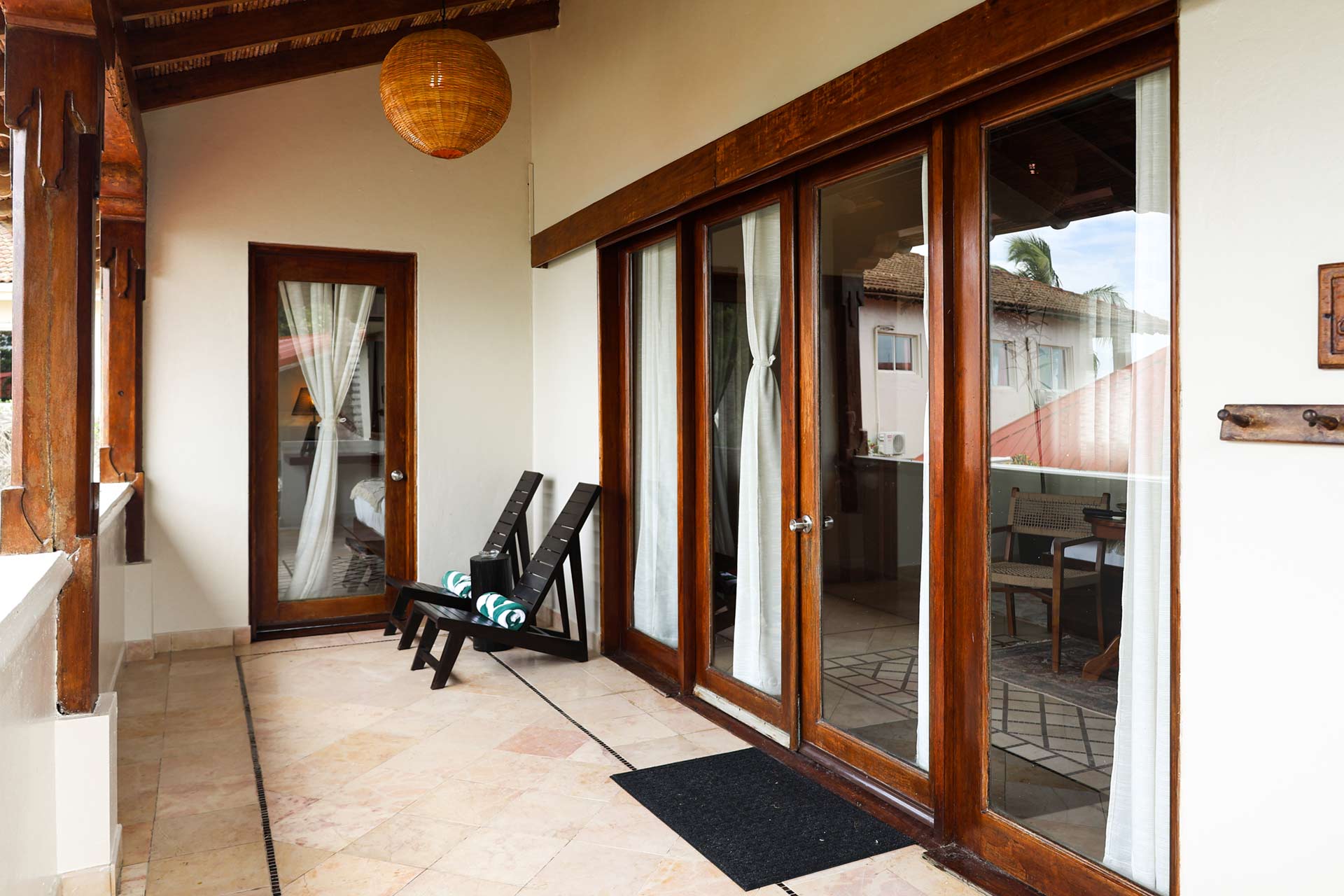Almond-Beach-Seaview-Deluxe-04