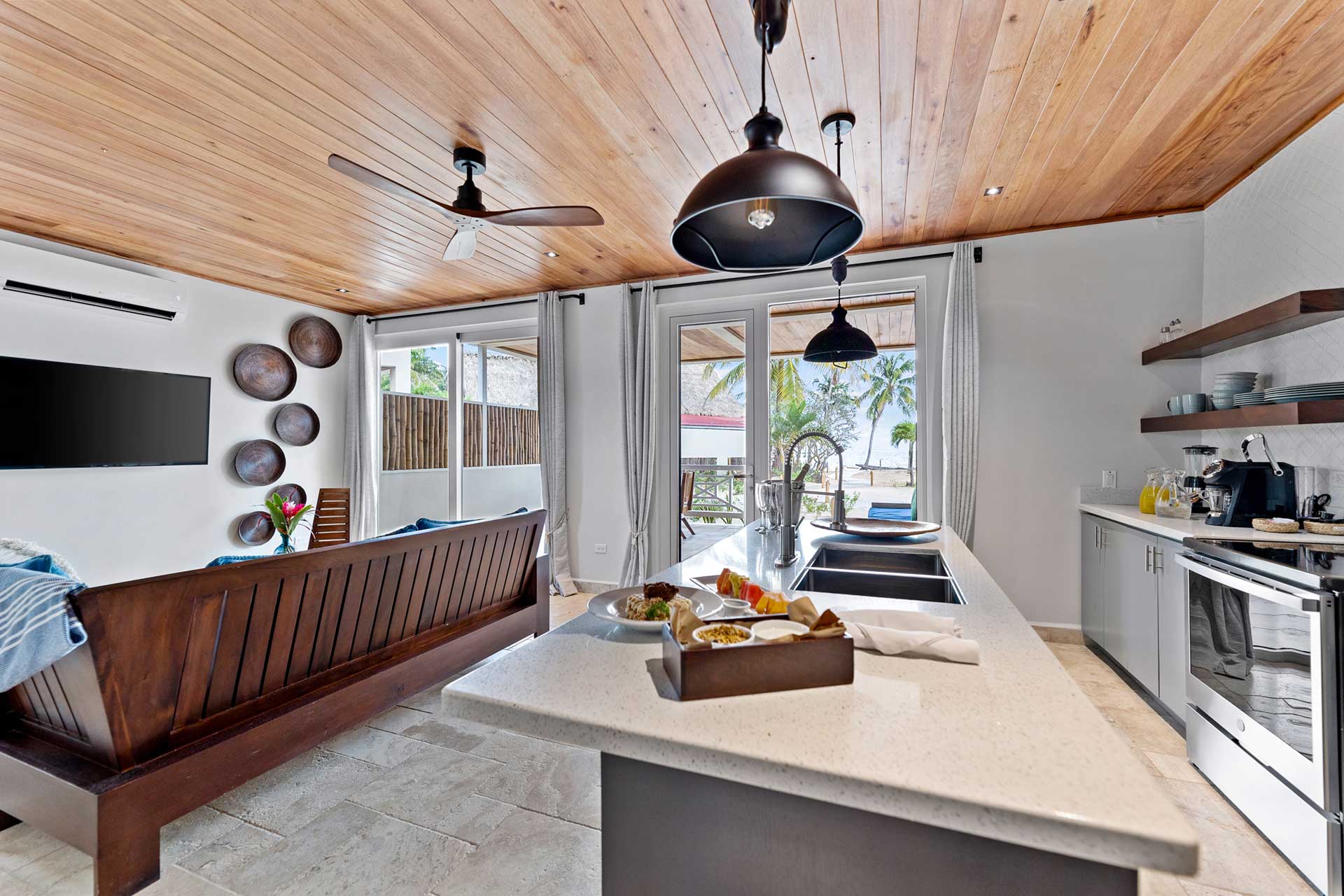 JCCUELLAR-JAGUAR-REEF-2-BEDROOM-POOL-06