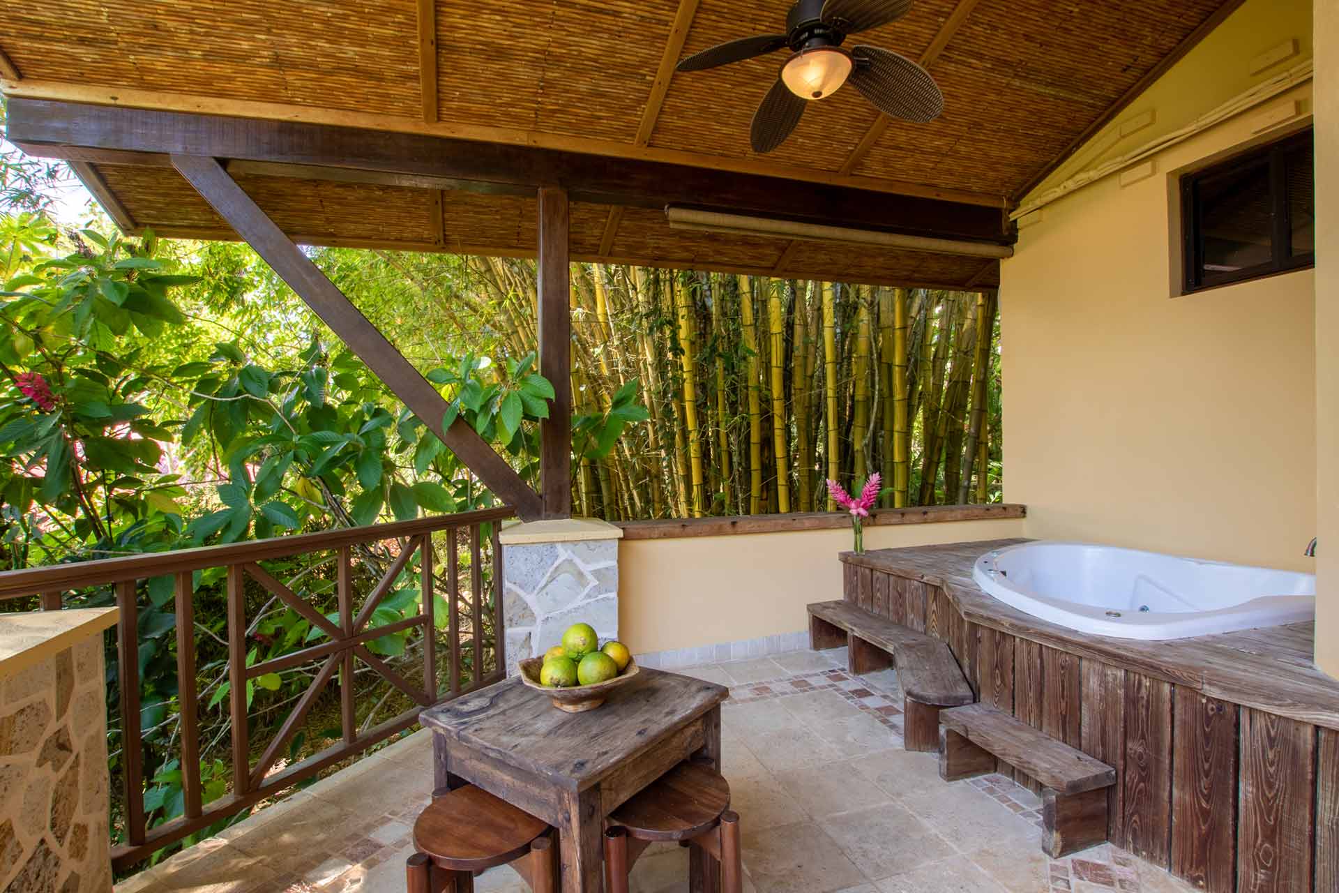 Sleeping-Giant-Owners-Jungle-House-02