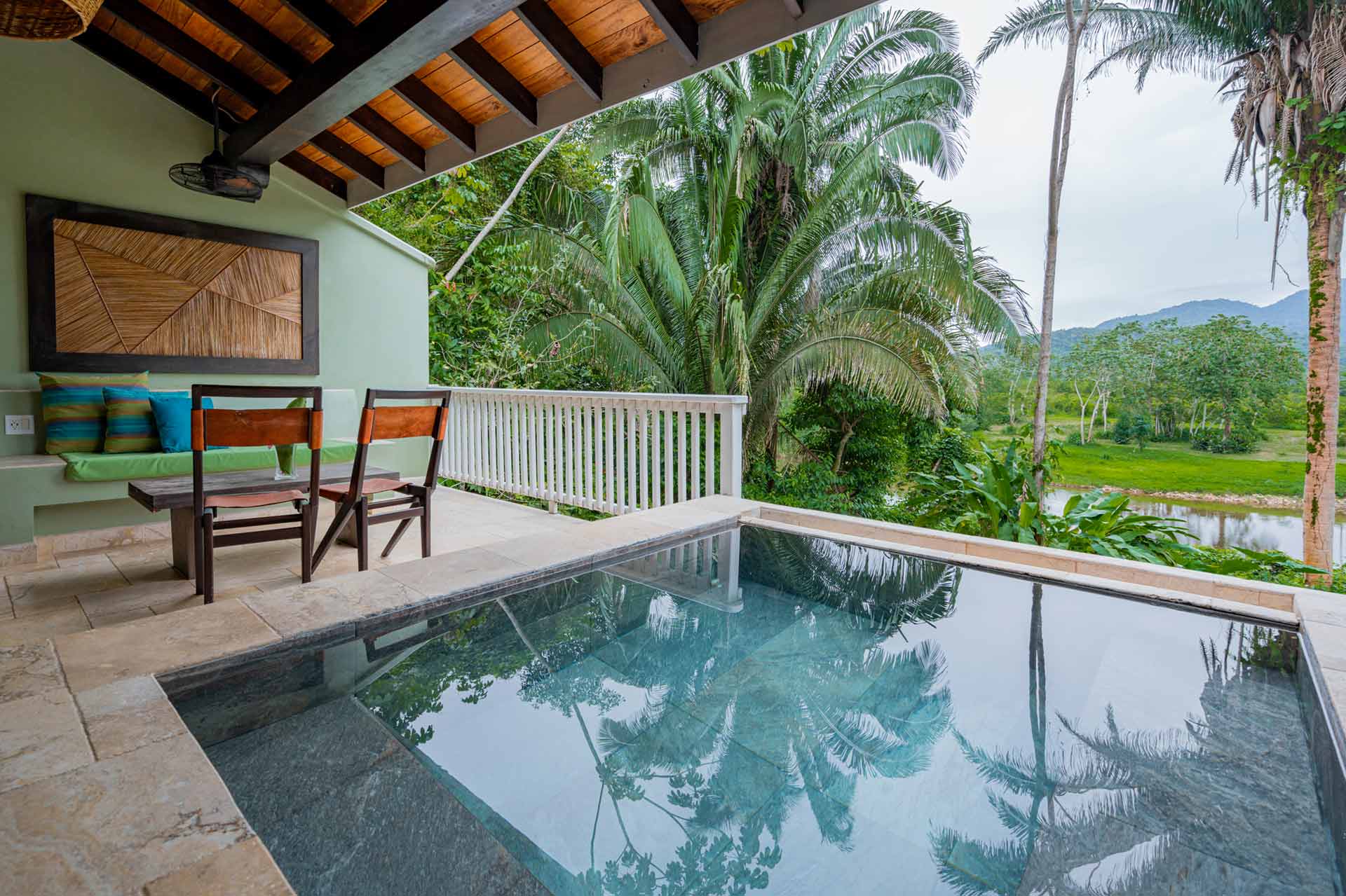 Sleeping-Giant-Riverview-Suite-Pool-04