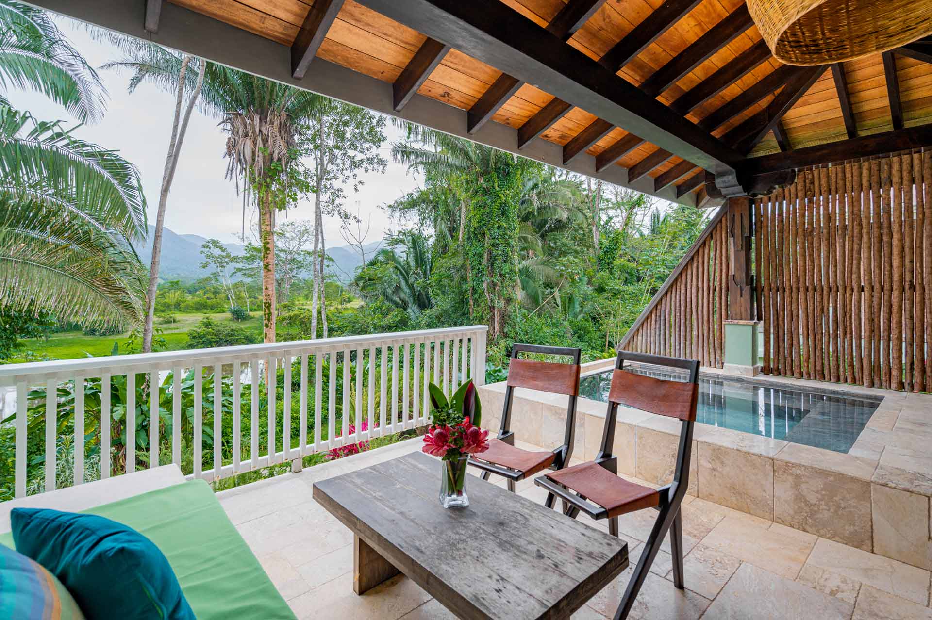 Sleeping-Giant-Riverview-Suite-Pool-05