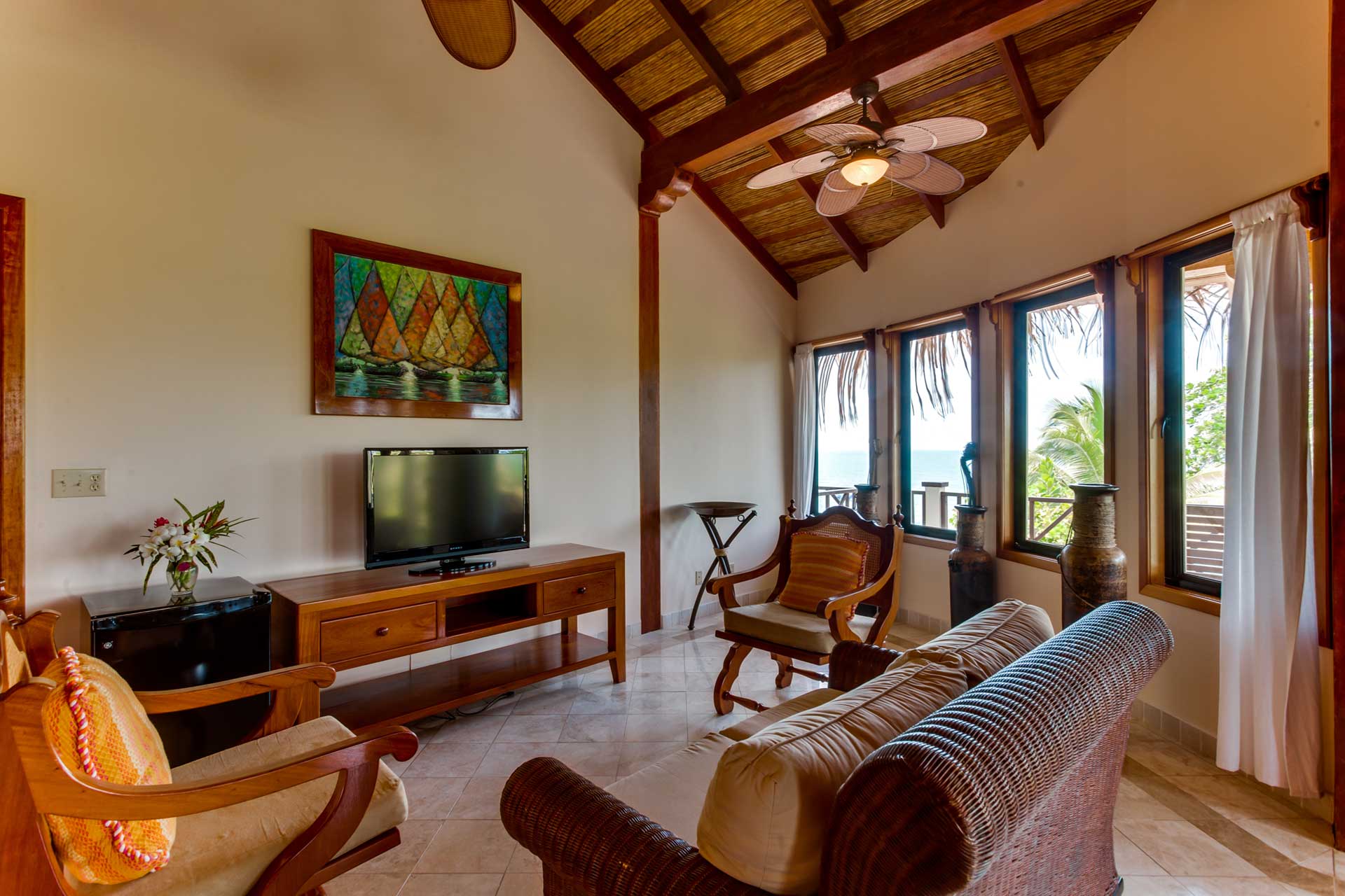 The-Coloinial-Inn-Colonial-Penthouse-03