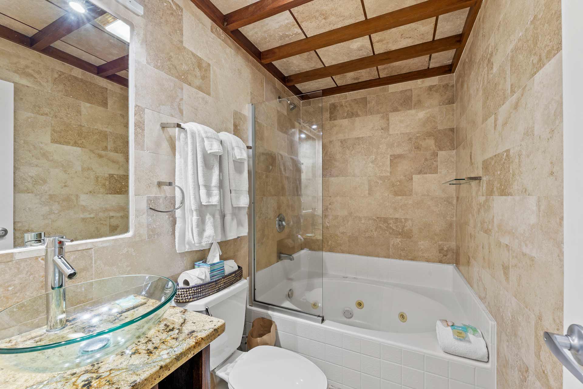 UMAYA-2-Bedroom-Penthouse-Beachfront-04
