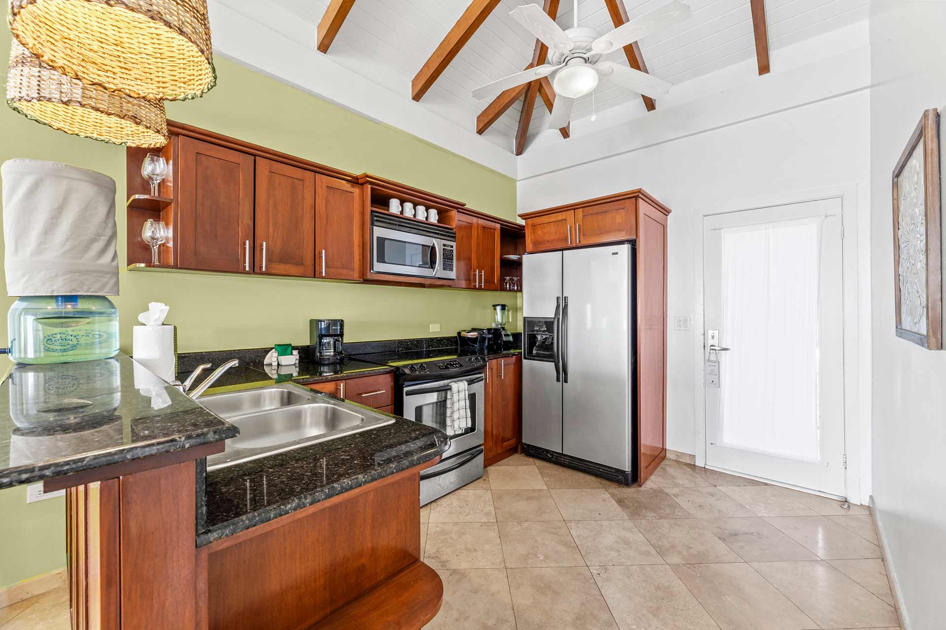 UMAYA-2-Bedroom-Penthouse-Beachfront-05