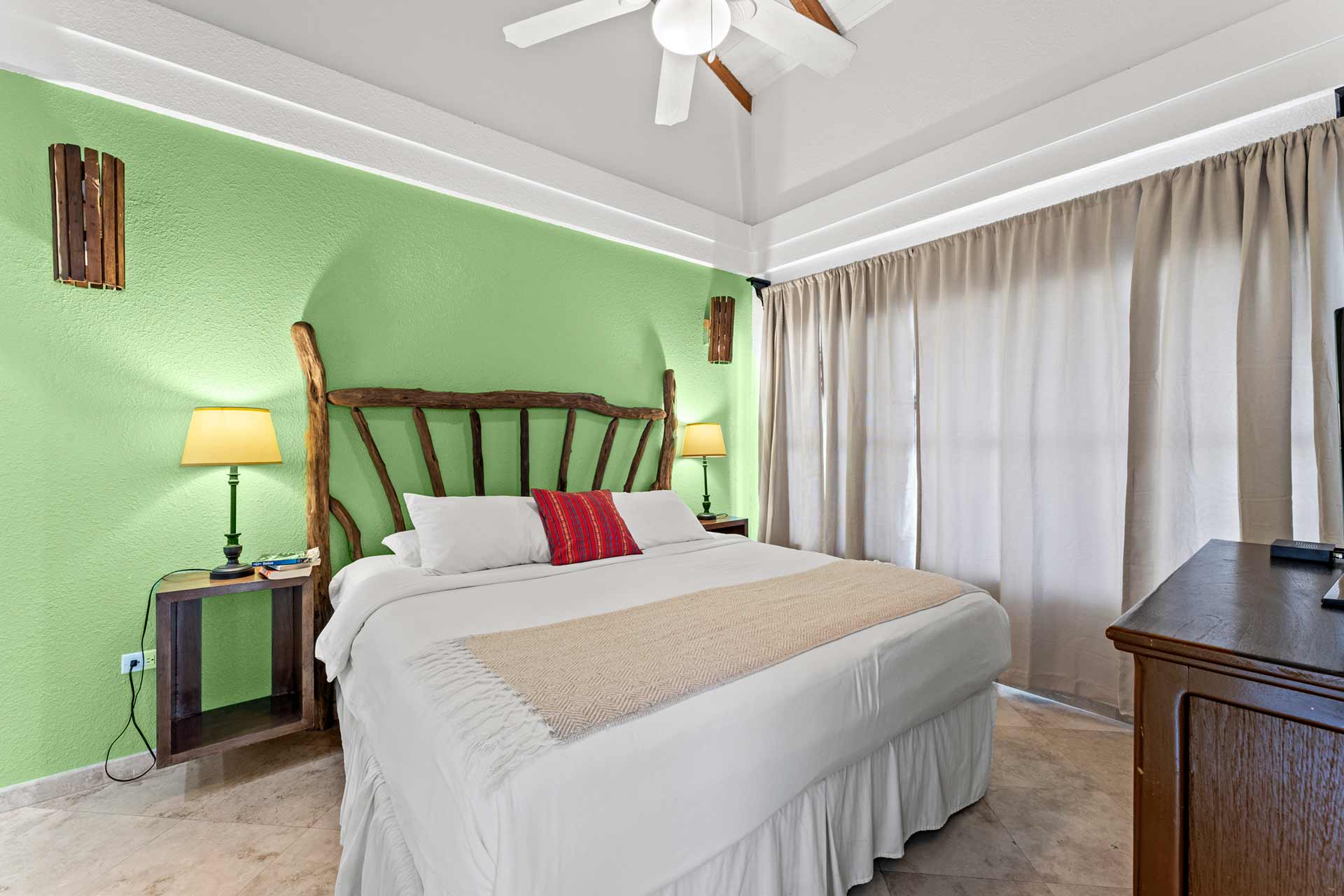 UMAYA-2-Bedroom-Penthouse-Lagoon-Bayview-02