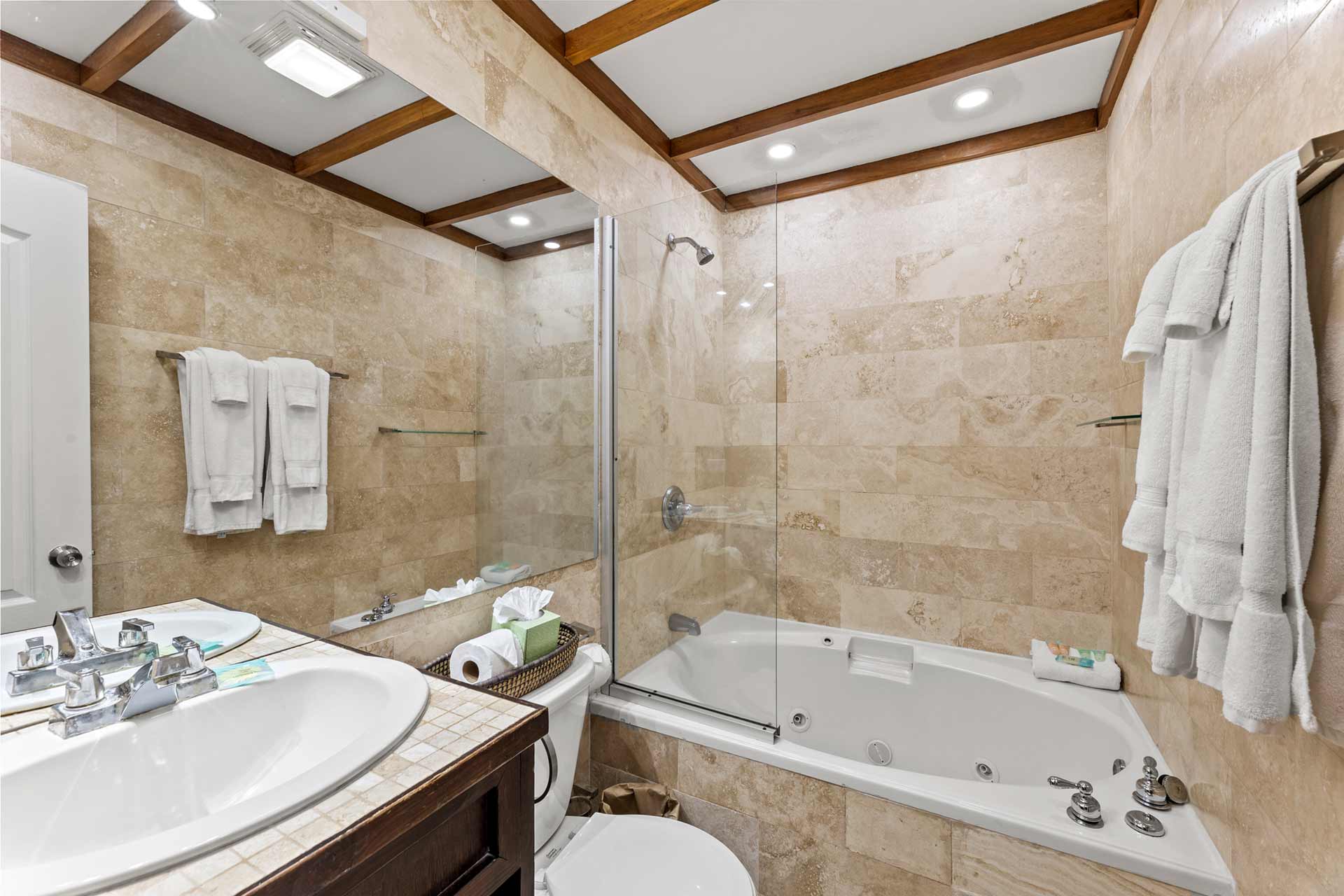 UMAYA-2-Bedroom-Penthouse-Lagoon-Bayview-04